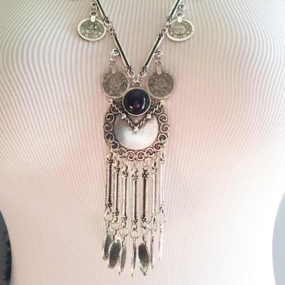 NEW!! Gorgeous Bohemian Style Necklace - Picture 2 of 4
